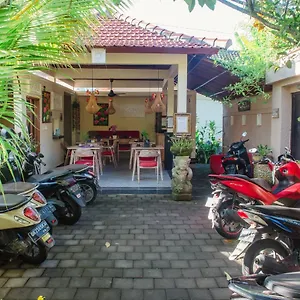 Ratna , Ubud (Bali) Indonesia