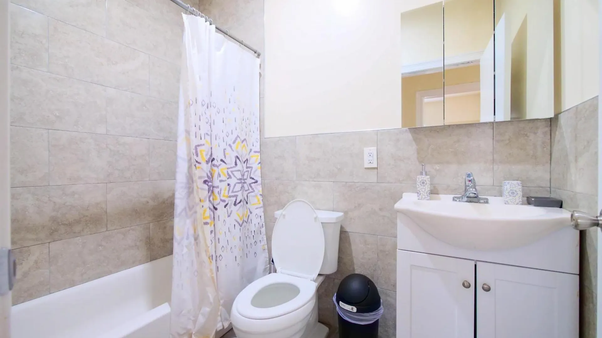 Pleasing 3Br Apt, Mins To Nyc Jersey City Apartment